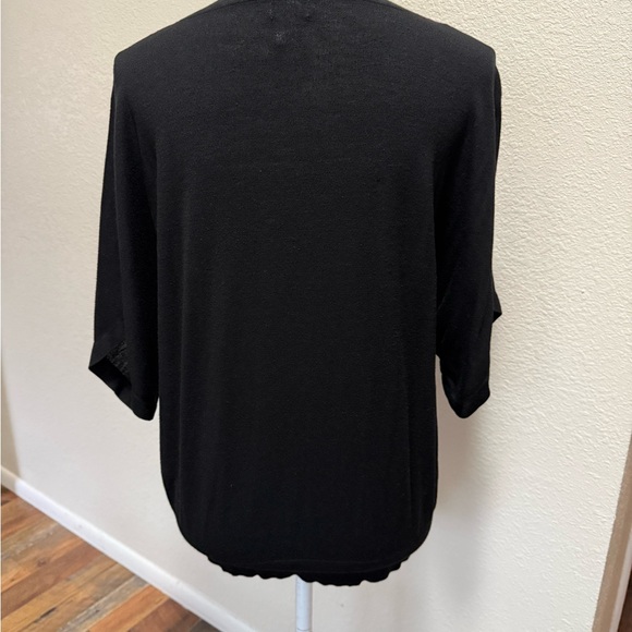 Black Women's Top by H&M - Size Medium - Picture 5 of 16